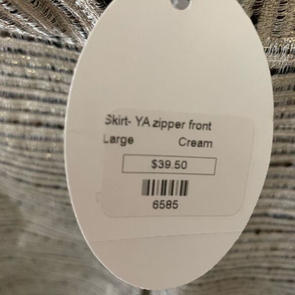 Metallic mini skirt  - Picture 4 of 4